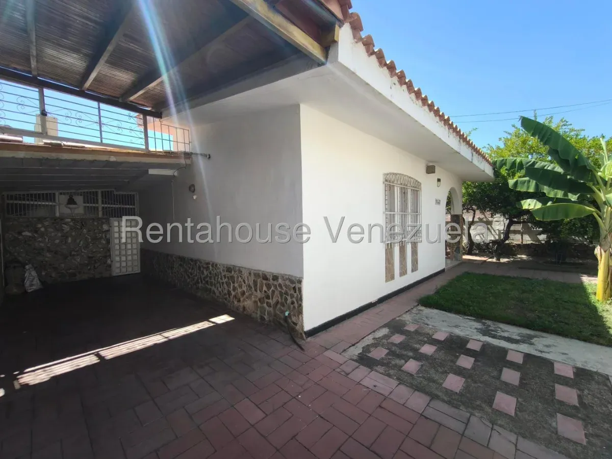 Casa Espaciosa en Venta Urbanización El Centro, Maracay, Edo. Aragua