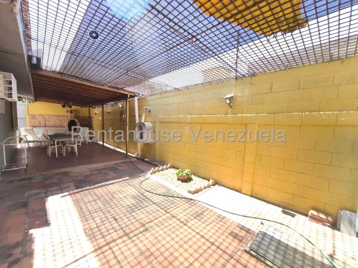 Casa Espaciosa en Venta Urbanización El Centro, Maracay, Edo. Aragua - 25