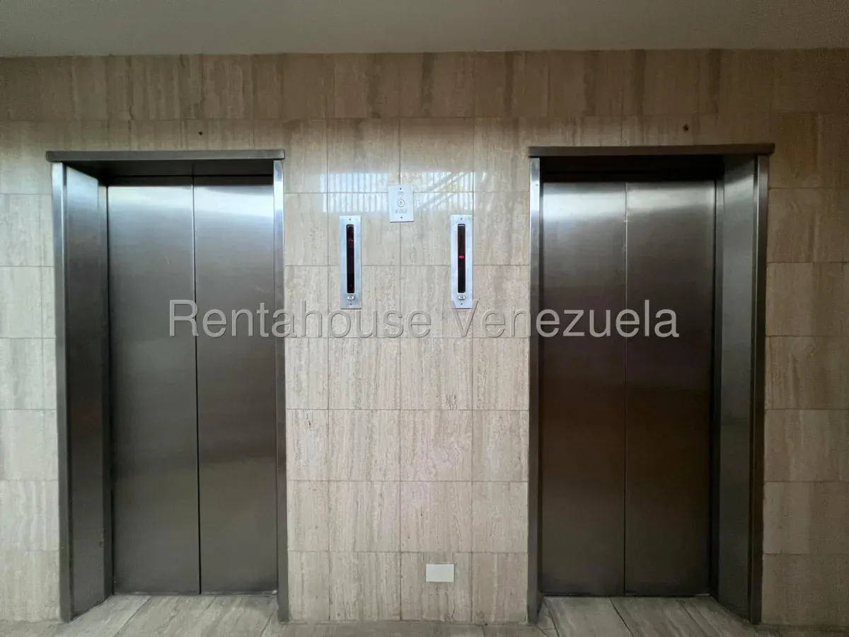 Excelente y Amplio Apartamento en Venta Av. Las Delicias, Zona Norte Maracay - 3