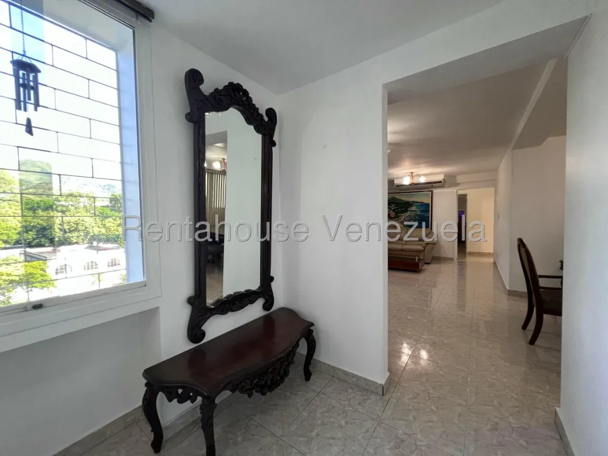 Excelente y Amplio Apartamento en Venta Av. Las Delicias, Zona Norte Maracay - 4