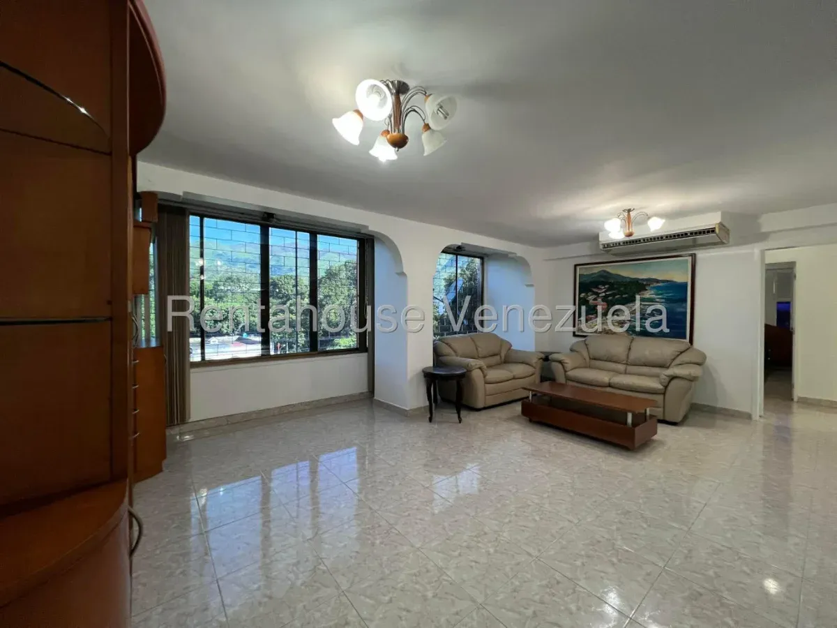 Excelente y Amplio Apartamento en Venta Av. Las Delicias, Zona Norte Maracay - 5