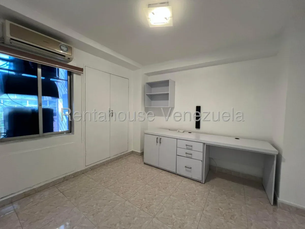 Excelente y Amplio Apartamento en Venta Av. Las Delicias, Zona Norte Maracay - 23