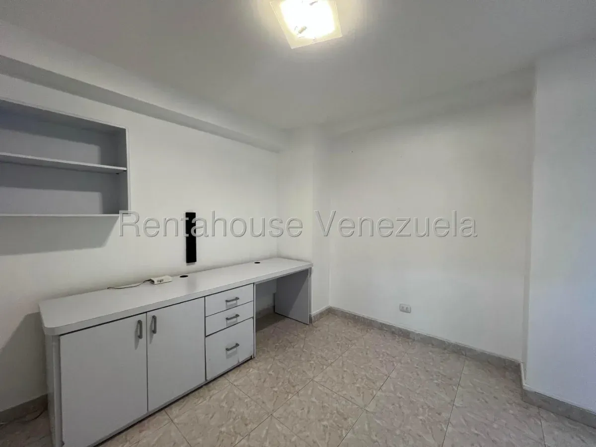 Excelente y Amplio Apartamento en Venta Av. Las Delicias, Zona Norte Maracay - 24