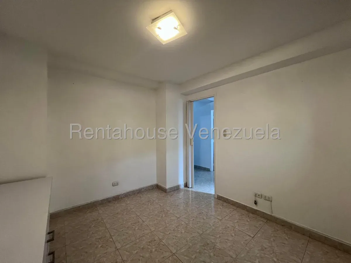 Excelente y Amplio Apartamento en Venta Av. Las Delicias, Zona Norte Maracay - 25