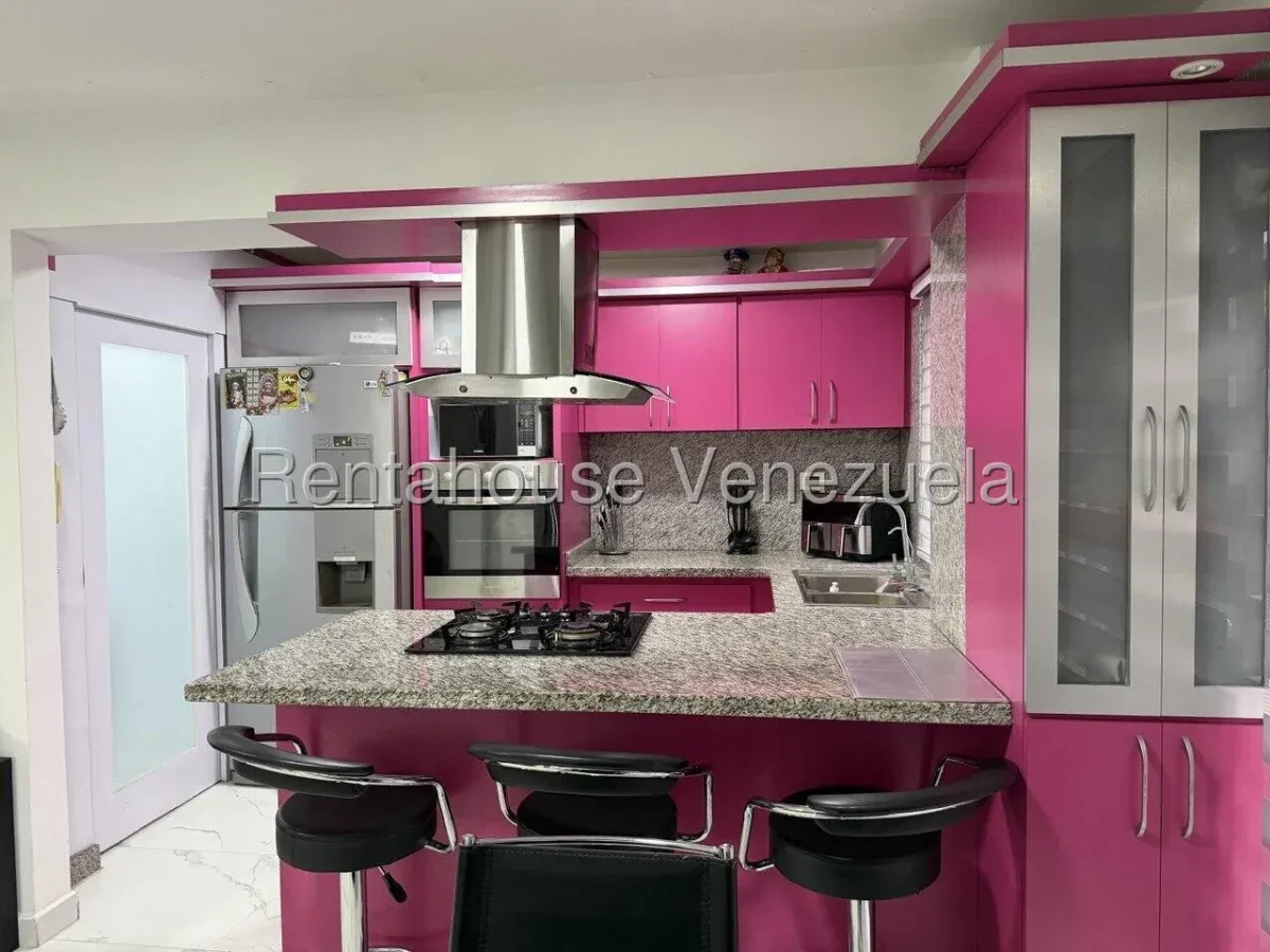Exclusivo Apartamento en Venta Conjunto Res. Los Roques, Av. Intercomunal Turmero-Maracay - 11