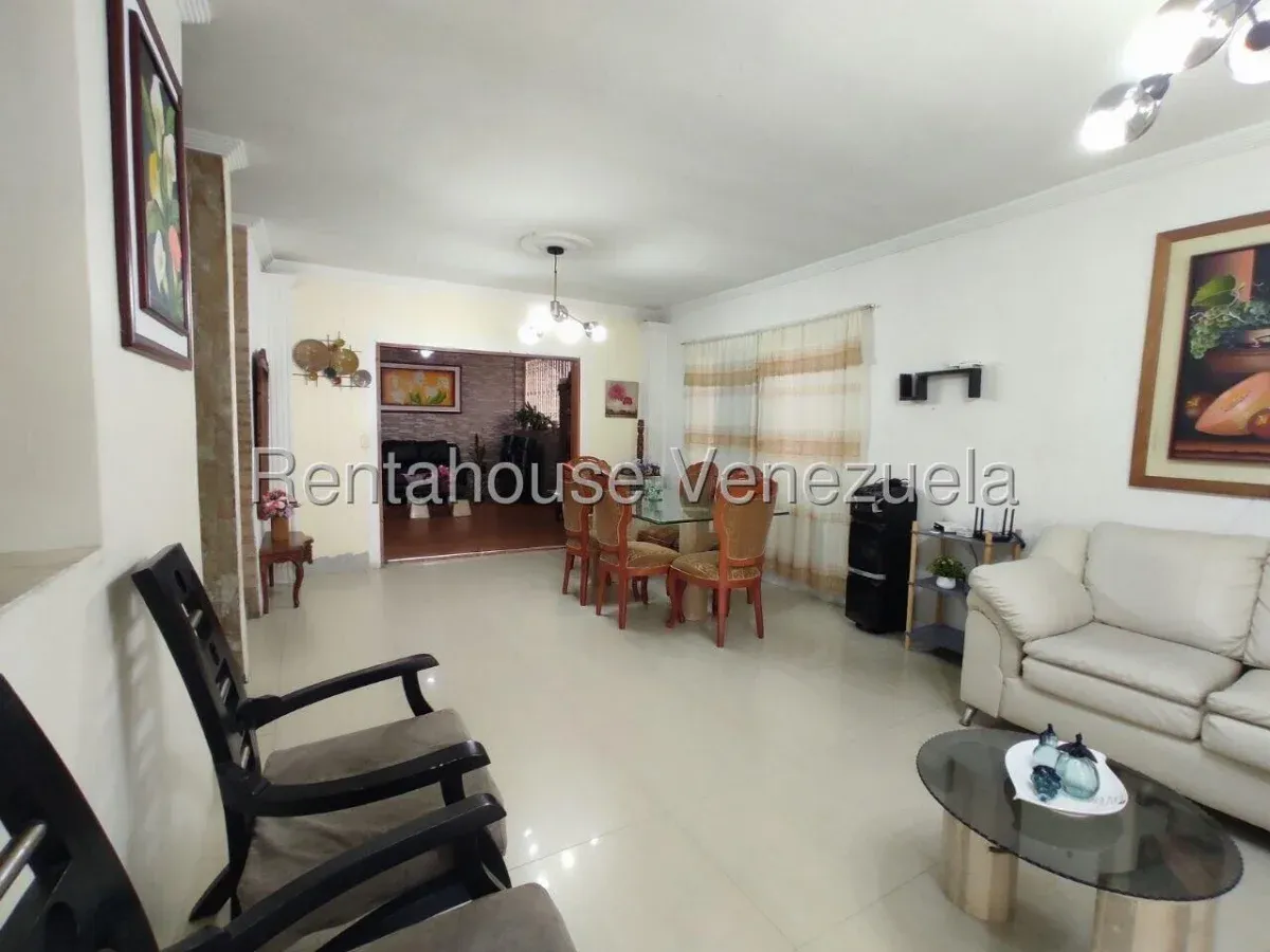 Hermosa Casa Quinta en Venta Urb. La Guaraimita, Av. Intercomunal La Victoria, Edo. Aragua - 3