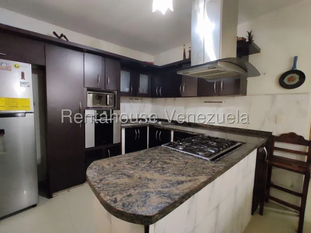 Hermosa Casa Quinta en Venta Urb. La Guaraimita, Av. Intercomunal La Victoria, Edo. Aragua - 5