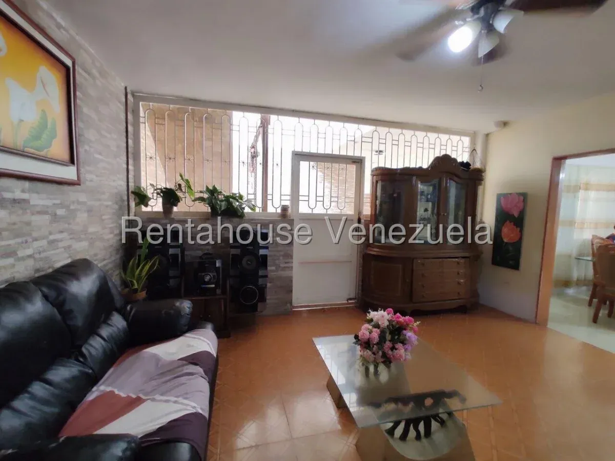 Hermosa Casa Quinta en Venta Urb. La Guaraimita, Av. Intercomunal La Victoria, Edo. Aragua - 8