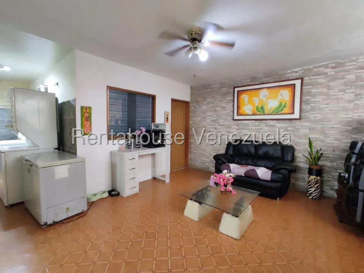 Hermosa Casa Quinta en Venta Urb. La Guaraimita, Av. Intercomunal La Victoria, Edo. Aragua - 10
