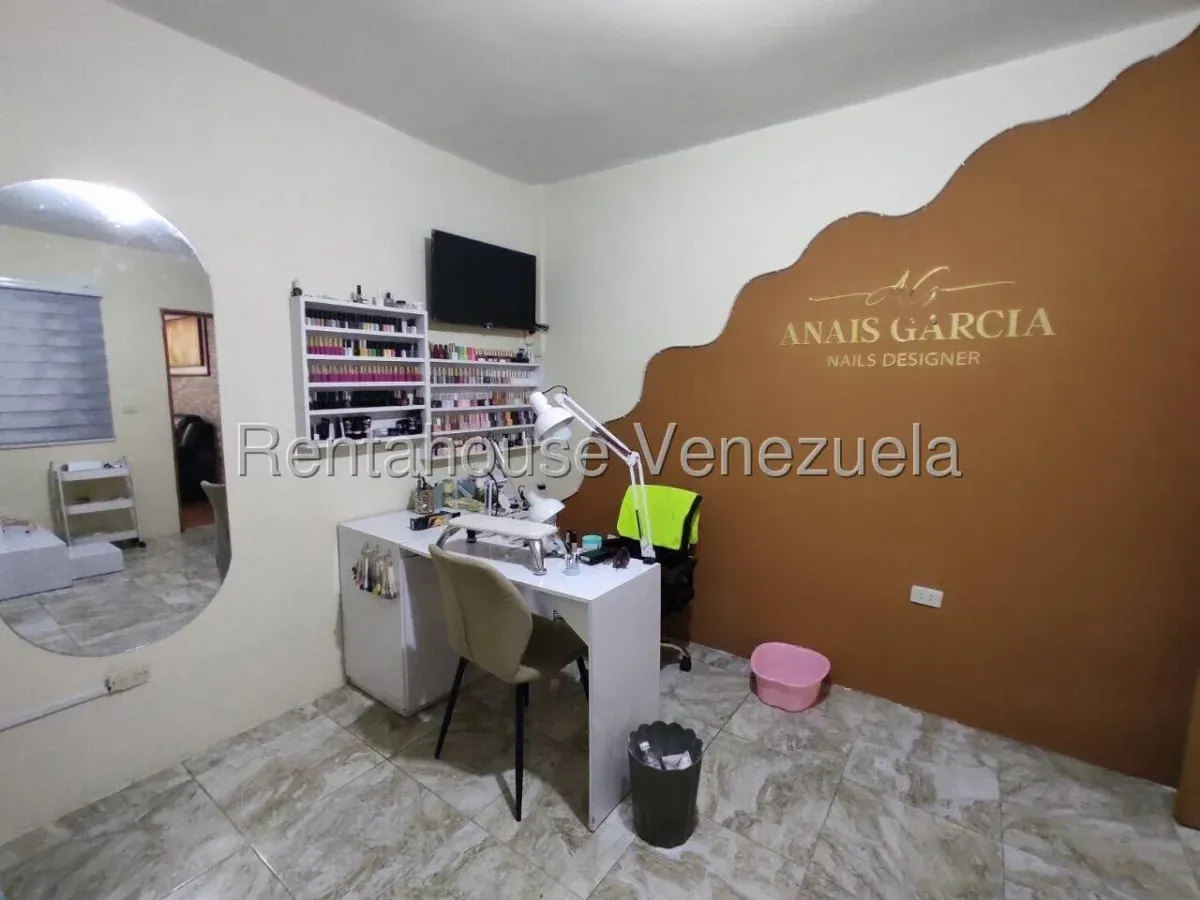Hermosa Casa Quinta en Venta Urb. La Guaraimita, Av. Intercomunal La Victoria, Edo. Aragua - 13
