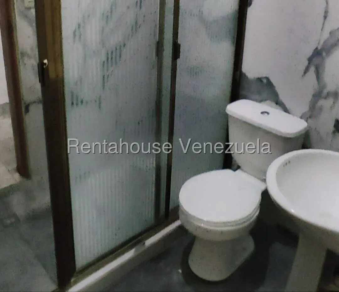 Hermosa Casa Quinta en Venta Urb. La Guaraimita, Av. Intercomunal La Victoria, Edo. Aragua - 16