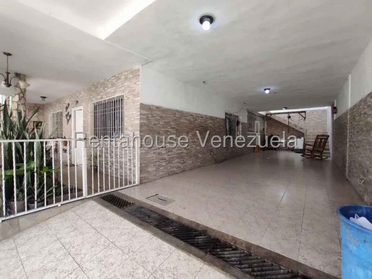 Hermosa Casa Quinta en Venta Urb. La Guaraimita, Av. Intercomunal La Victoria, Edo. Aragua - 26