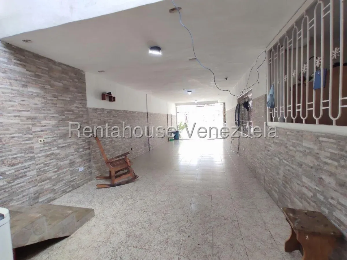 Hermosa Casa Quinta en Venta Urb. La Guaraimita, Av. Intercomunal La Victoria, Edo. Aragua - 27