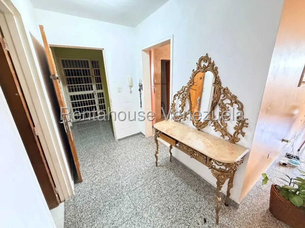Hermoso Penthouse en Venta Urb. El Centro, Maracay, Pozo de Agua Propio. - 4