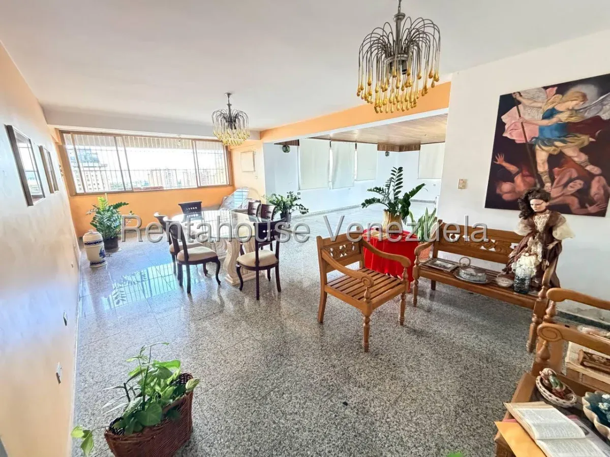 Hermoso Penthouse en Venta Urb. El Centro, Maracay, Pozo de Agua Propio. - 7