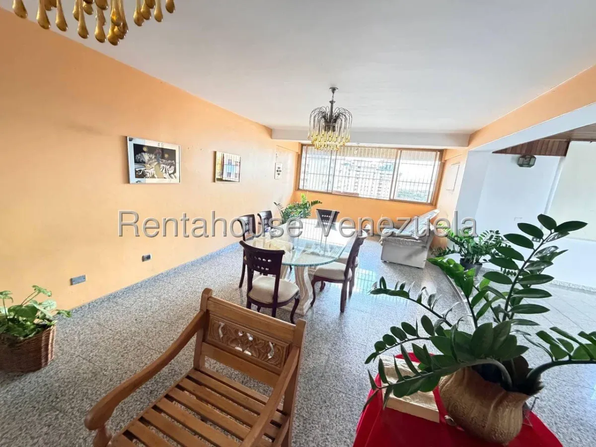 Hermoso Penthouse en Venta Urb. El Centro, Maracay, Pozo de Agua Propio. - 8
