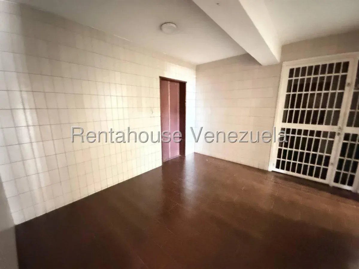 Hermoso Penthouse en Venta Urb. El Centro, Maracay, Pozo de Agua Propio. - 24