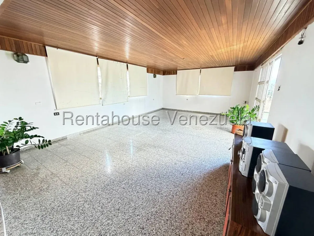 Hermoso Penthouse en Venta Urb. El Centro, Maracay, Pozo de Agua Propio. - 26