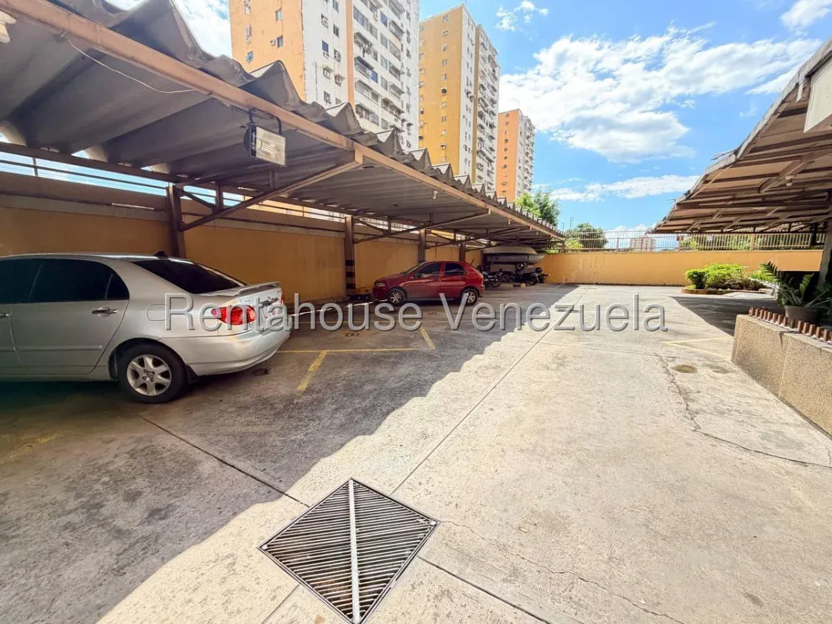 Hermoso Penthouse en Venta Urb. El Centro, Maracay, Pozo de Agua Propio. - 27