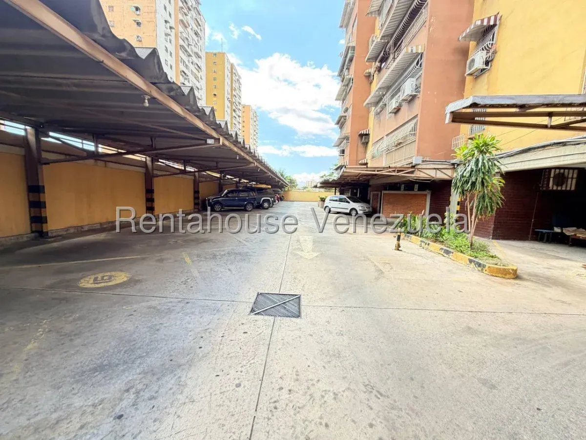 Hermoso Penthouse en Venta Urb. El Centro, Maracay, Pozo de Agua Propio. - 28