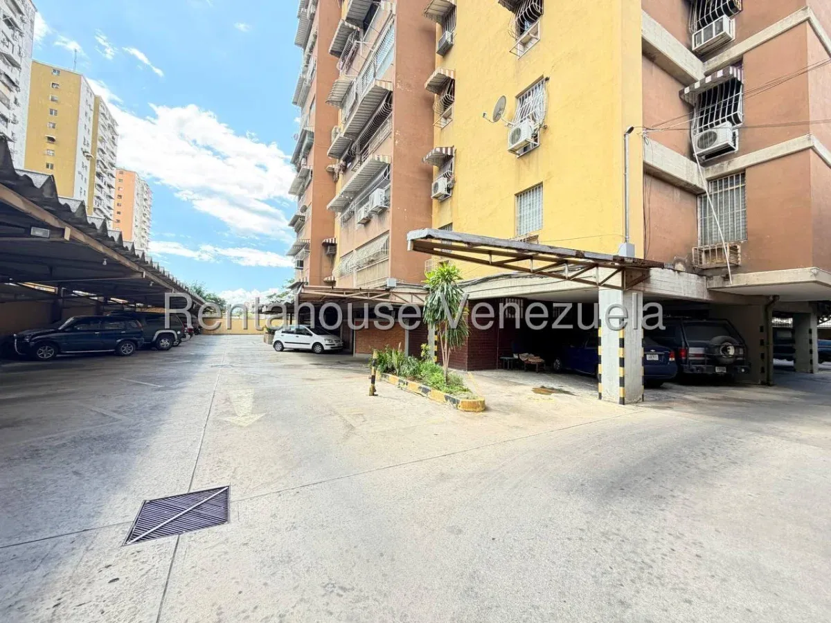 Hermoso Penthouse en Venta Urb. El Centro, Maracay, Pozo de Agua Propio. - 29