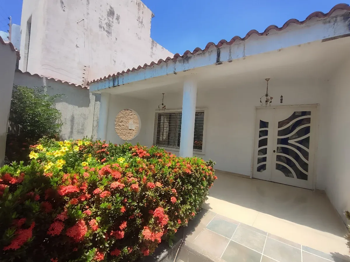 Excelente Oportunidad de Inversion Casa en Venta Urb. Las Amazonas Santa Rita Coropo, Edo. Aragua - 4