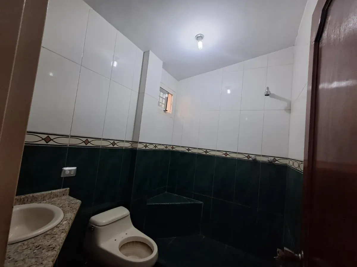 Excelente Oportunidad de Inversion Casa en Venta Urb. Las Amazonas Santa Rita Coropo, Edo. Aragua - 16