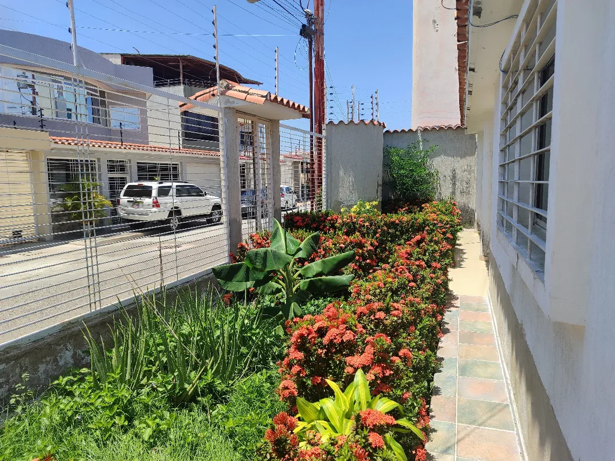 Excelente Oportunidad de Inversion Casa en Venta Urb. Las Amazonas Santa Rita Coropo, Edo. Aragua - 26