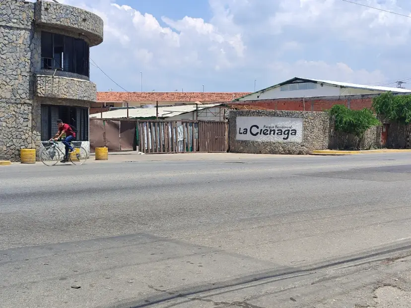 Excelente Oportunidad de Inversion Casa en Venta Urb. Las Amazonas Santa Rita Coropo, Edo. Aragua — 28