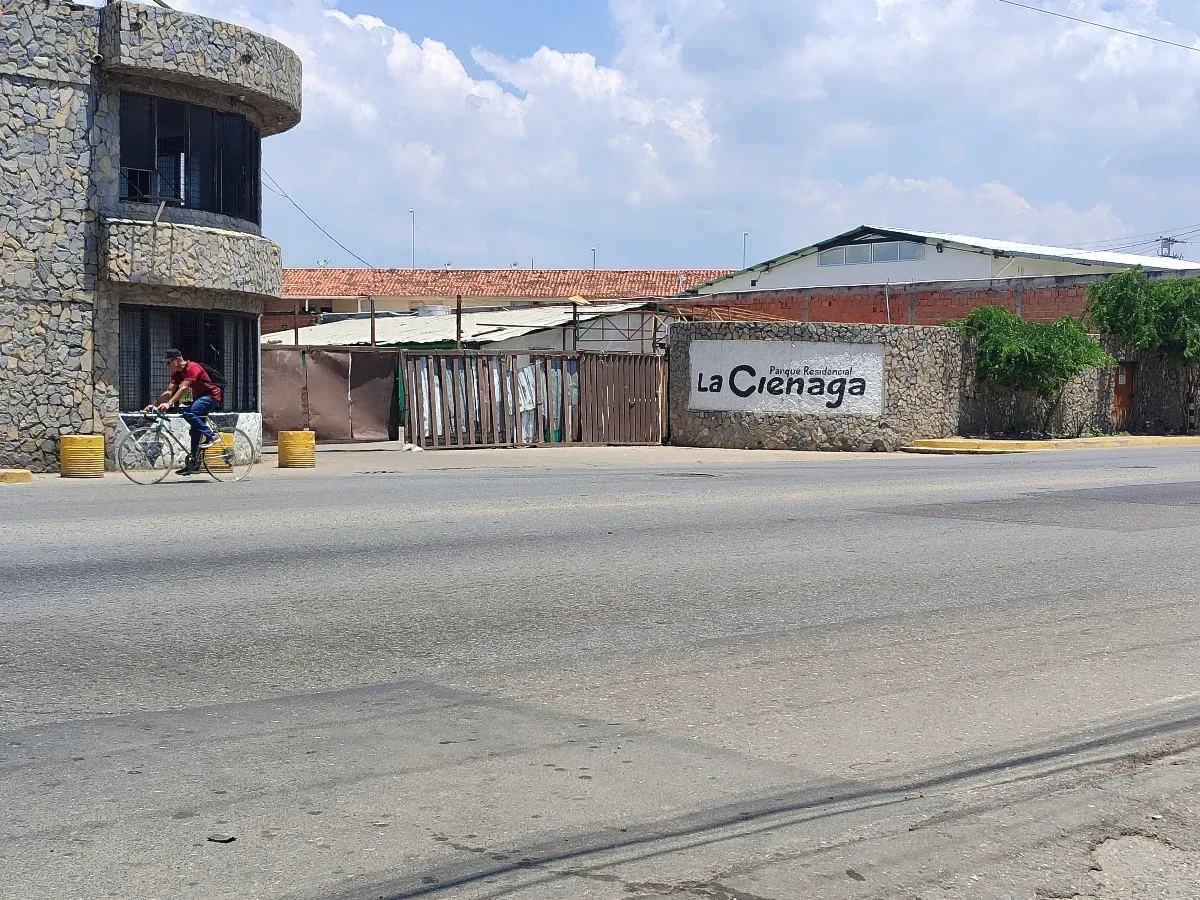 Excelente Oportunidad de Inversion Casa en Venta Urb. Las Amazonas Santa Rita Coropo, Edo. Aragua - 28
