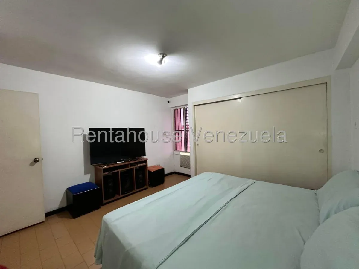 Excelente Apartamento en Venta Urb. Calicanto, Maracay - 16