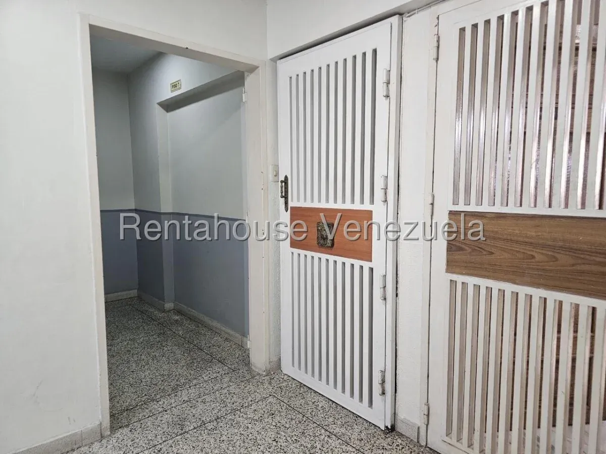 Hermoso Apartamento en Venta Urb. El Centro, Maracay - 13