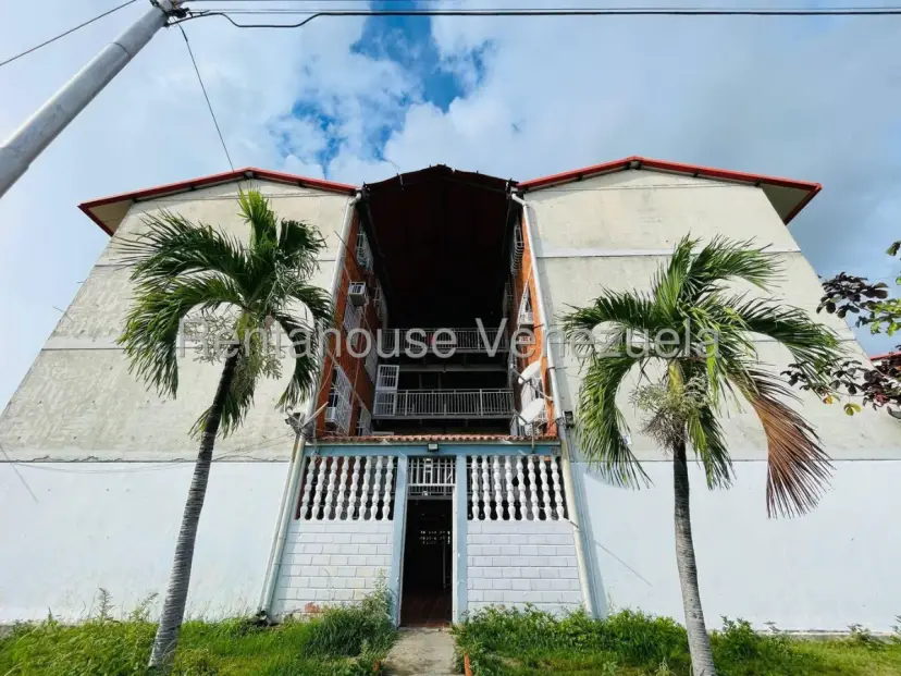 Comodo Apartamento en Alquiler Urb. Madre María, Los Samanes, Maracay