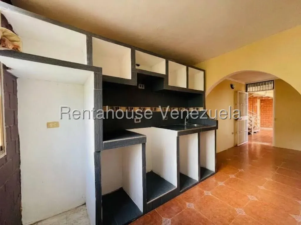 Comodo Apartamento en Alquiler Urb. Madre María, Los Samanes, Maracay - 8