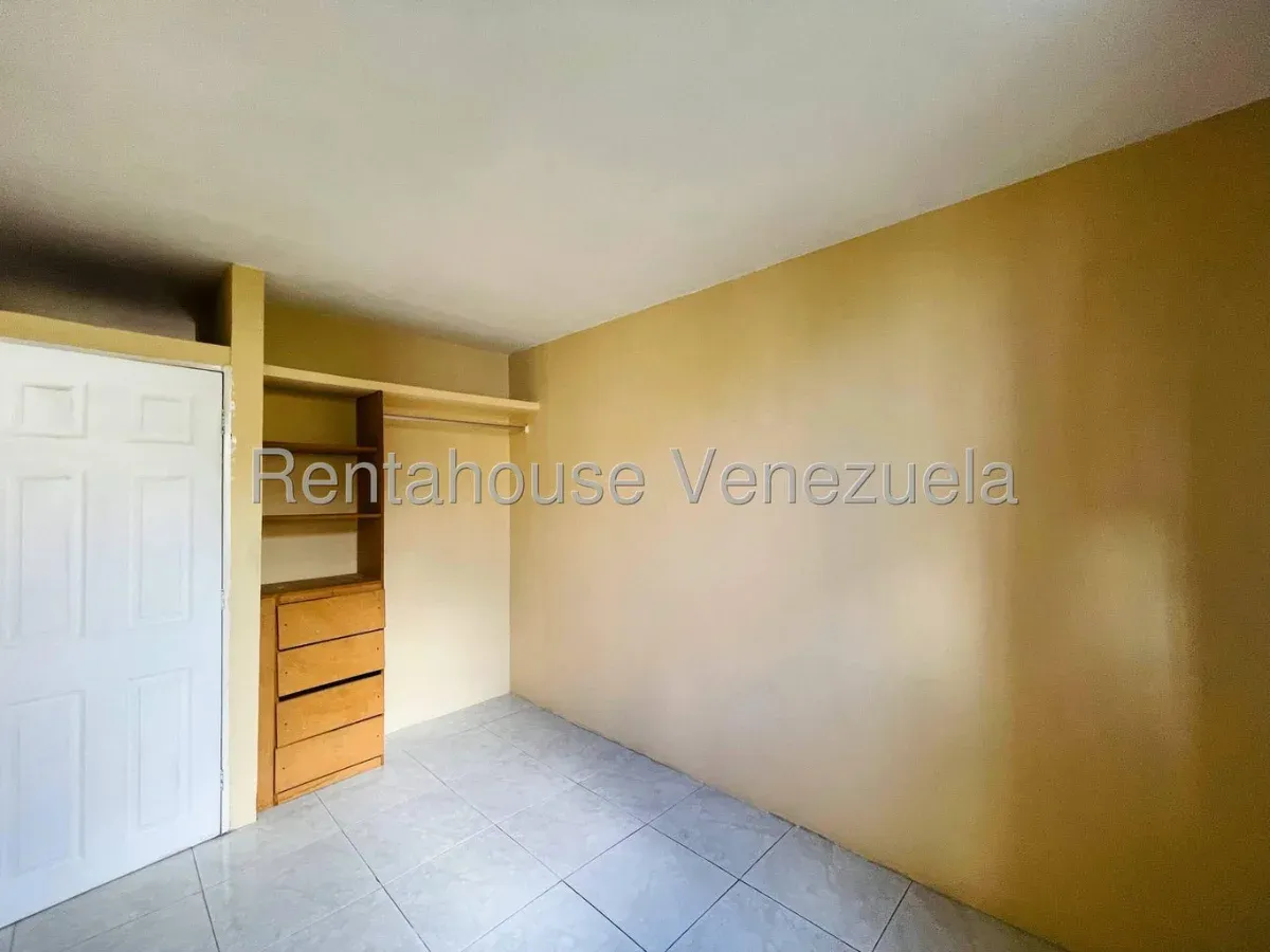 Comodo Apartamento en Alquiler Urb. Madre María, Los Samanes, Maracay - 14