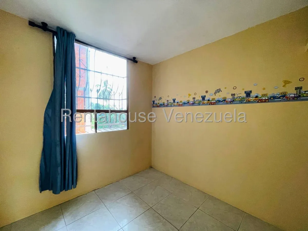 Comodo Apartamento en Alquiler Urb. Madre María, Los Samanes, Maracay - 16