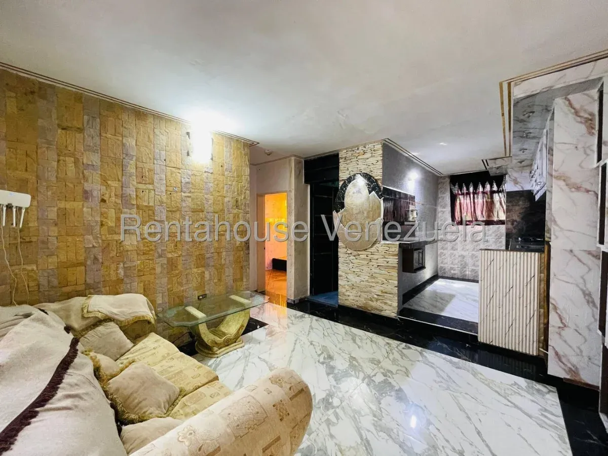 Apartamento en Alquiler Semi Amoblado Urb. Madre María, Los Samanes, Maracay - 2