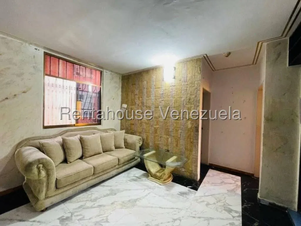 Apartamento en Alquiler Semi Amoblado Urb. Madre María, Los Samanes, Maracay - 3