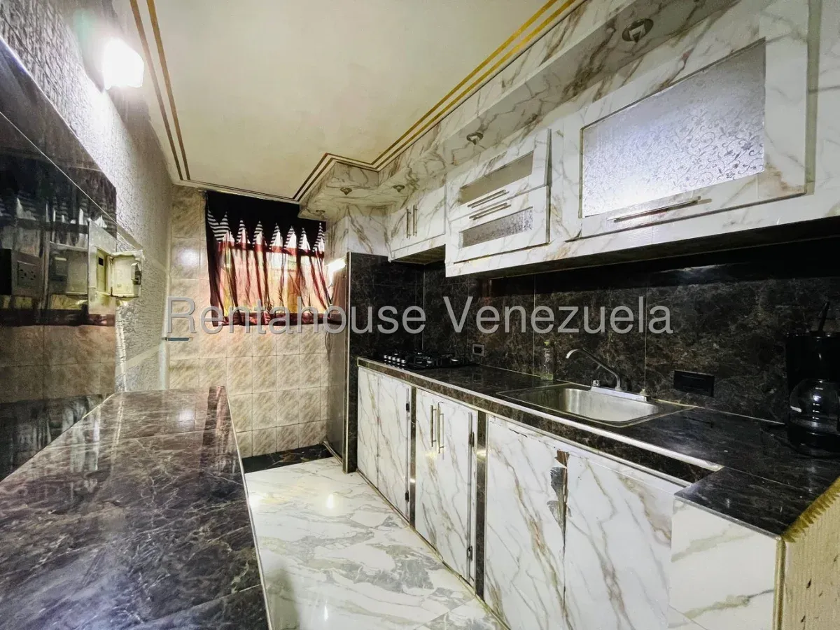 Apartamento en Alquiler Semi Amoblado Urb. Madre María, Los Samanes, Maracay - 6