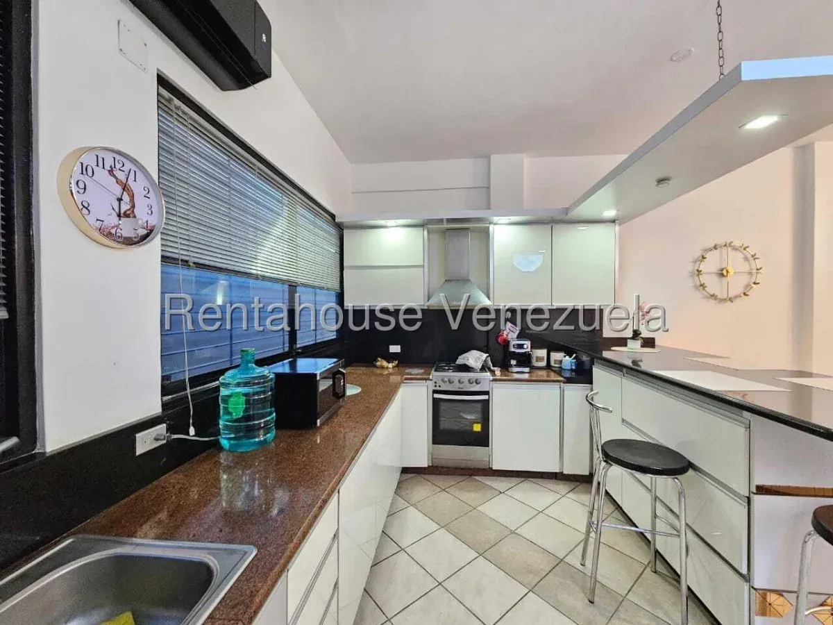 Hermoso Apartamento en Venta Urb. San Jacinto, Maracay, Edo. Aragua - 4