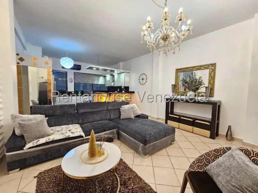 Hermoso Apartamento en Venta Urb. San Jacinto, Maracay, Edo. Aragua — 2
