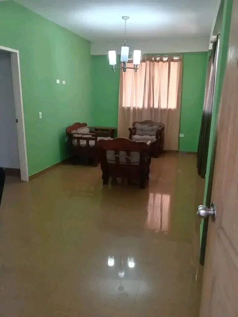 Vendo amplia casa con 2 apartamentos en el casco central de Lecheria - 9
