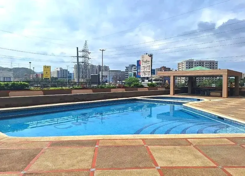 Amplio apartamento con terraza y planta electrica casco central de Lecheria CR La Caracola