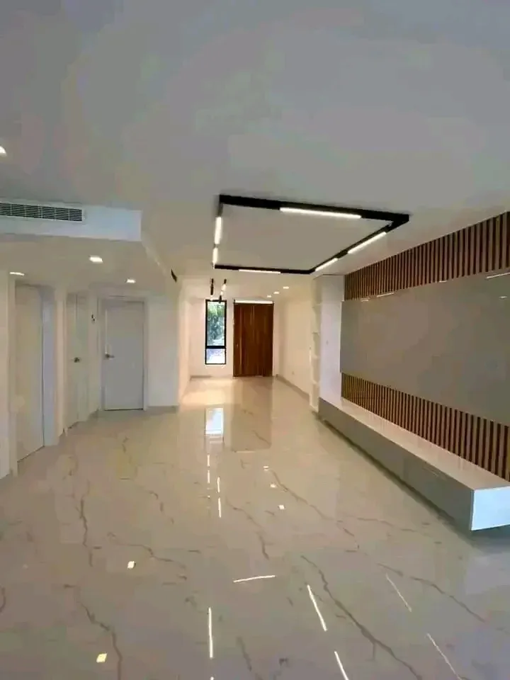 ¡Lujo a Estrenar en Lechería! Tu Casa Bote B Soñada con Muelle Privado. - 3