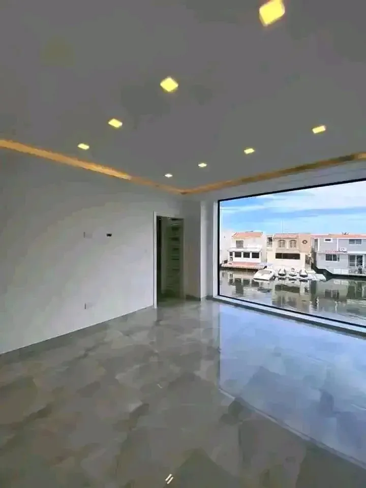 ¡Lujo a Estrenar en Lechería! Tu Casa Bote B Soñada con Muelle Privado. - 9