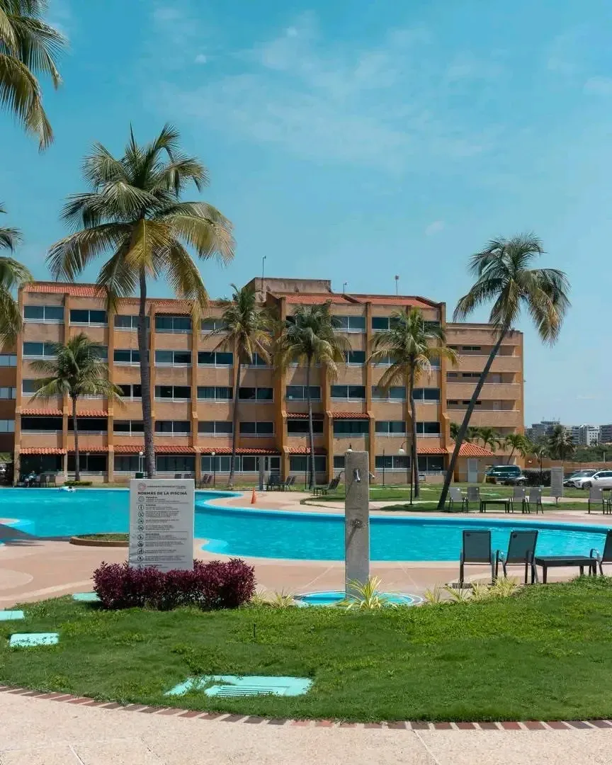 Vendo amoblado y equipado apartamento CR VILLASOL SUITES