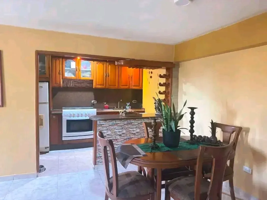 NEGOCIABLE Vendo apartamento en Puerto La Cruz - 2