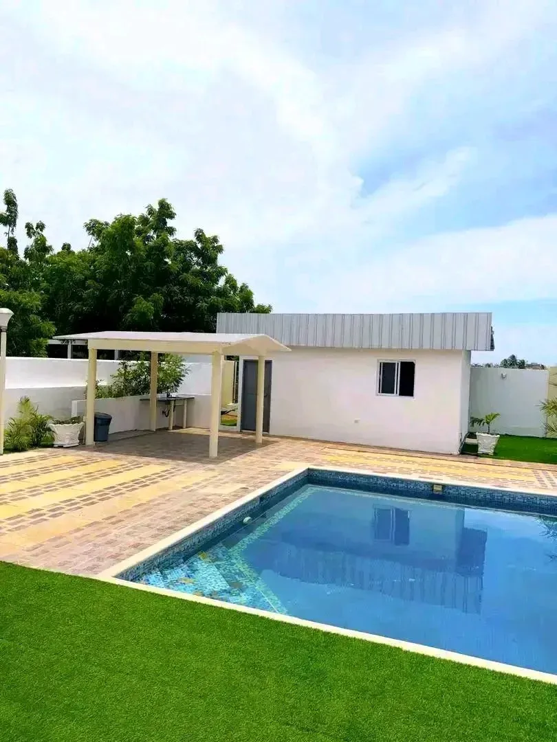 VENDO VILLA EN CAMPO DE GOLF CR LAS VILLA SOLO CLIENTES - 18