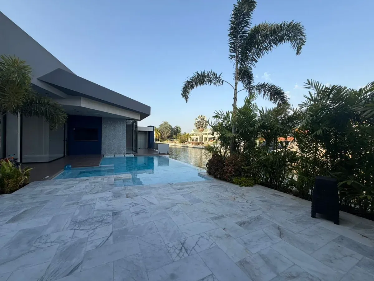 BRICK LUXURY HOMES VENDE exclusiva villa en Lecheria - 3