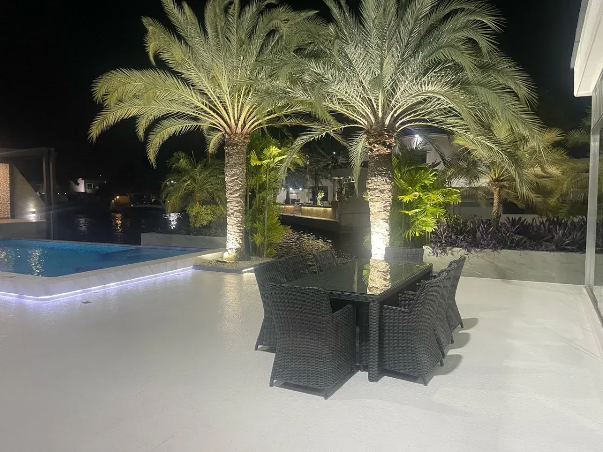 BRICK LUXURY HOMES VENDE MODERNA VILLA - 5